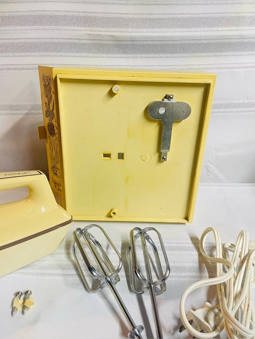 Vintage MCM Sears Counter Craft Solid State Hand Mixer with Storage Case WORKS